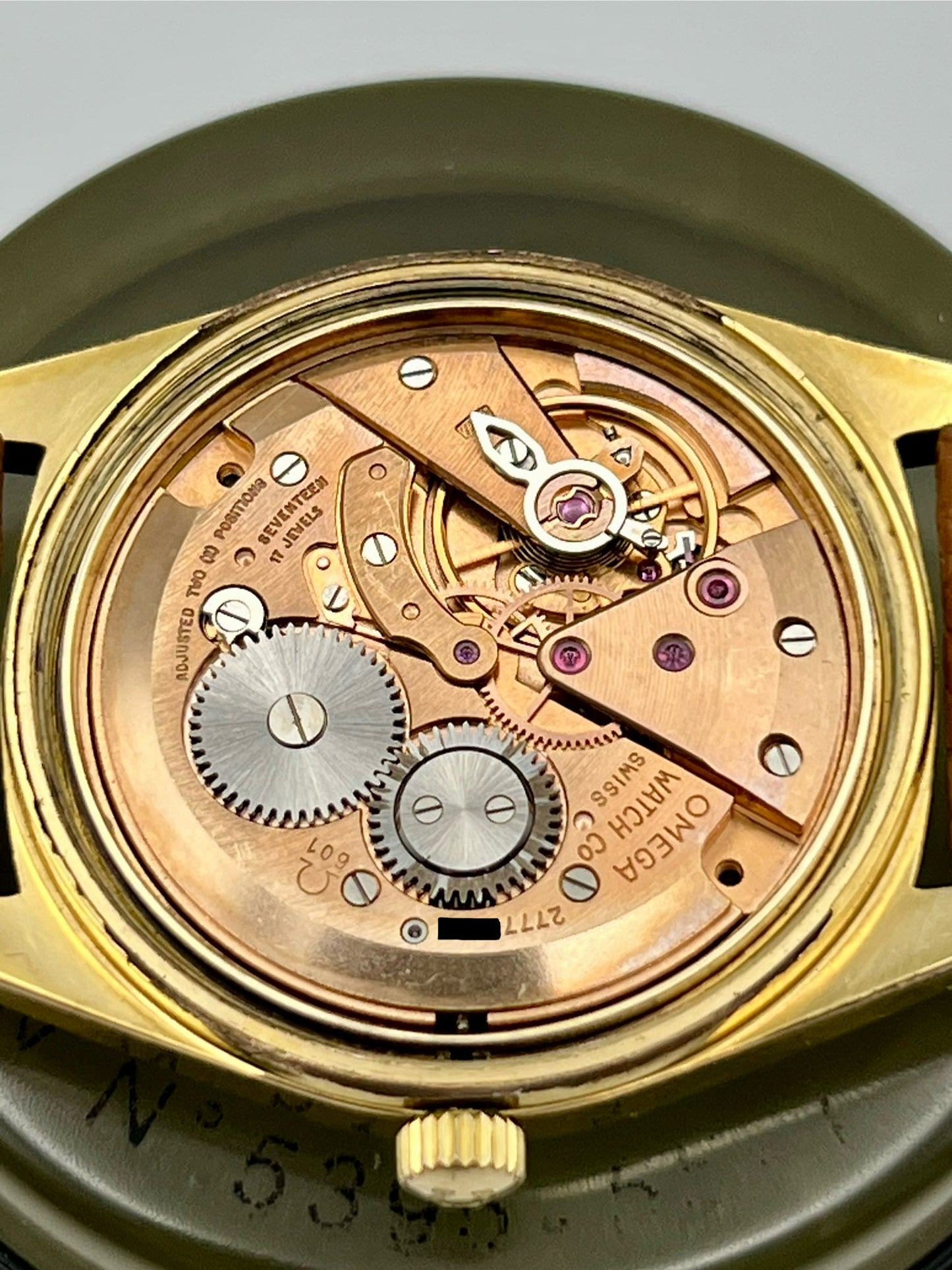 Omega Genève Cal 601 Ref. 135.041