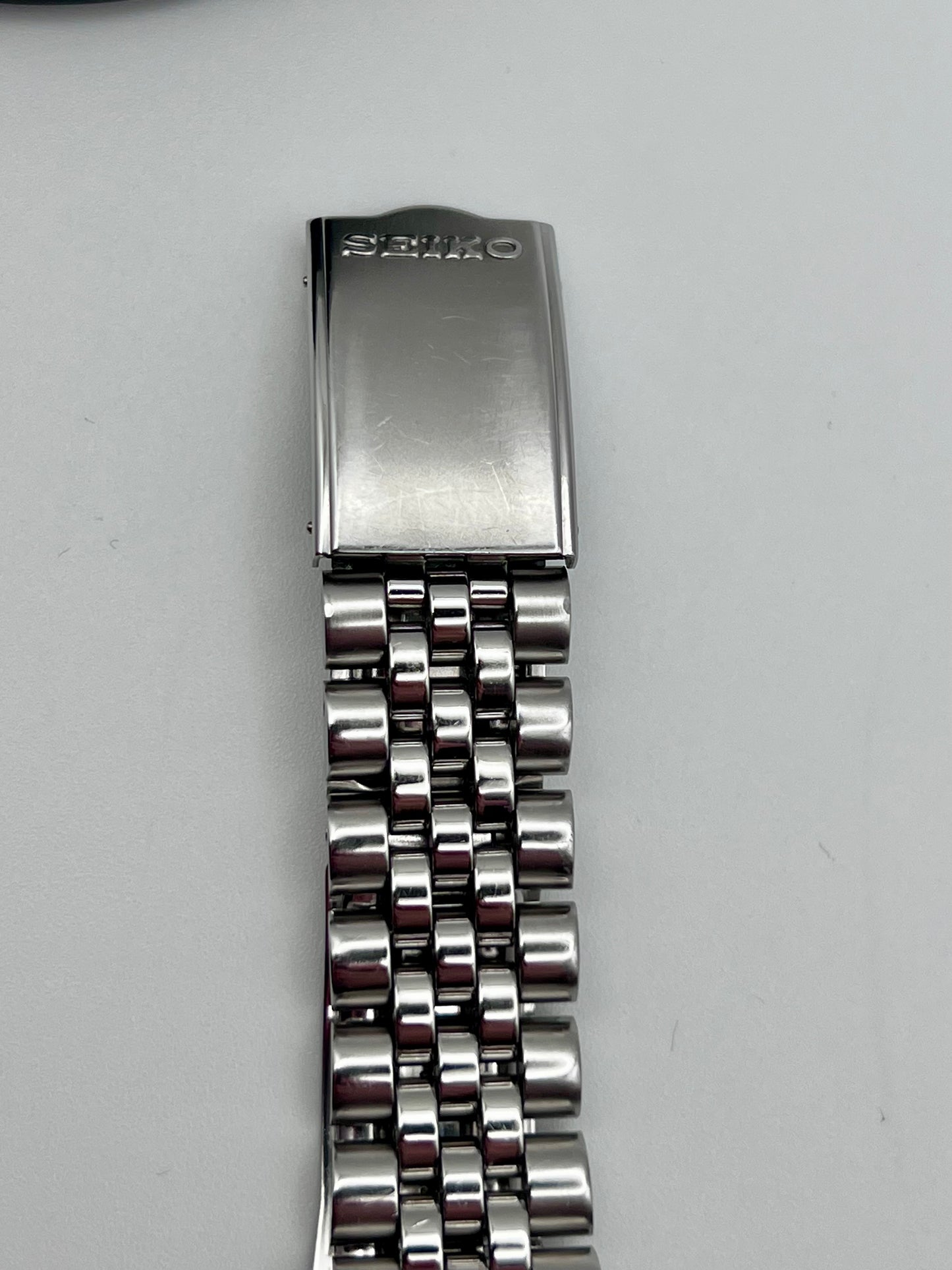 1994 Seiko 7N43-8A40 Quartz Black Dial