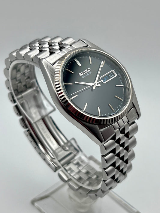 1994 Seiko 7N43-8A40 Quartz Black Dial