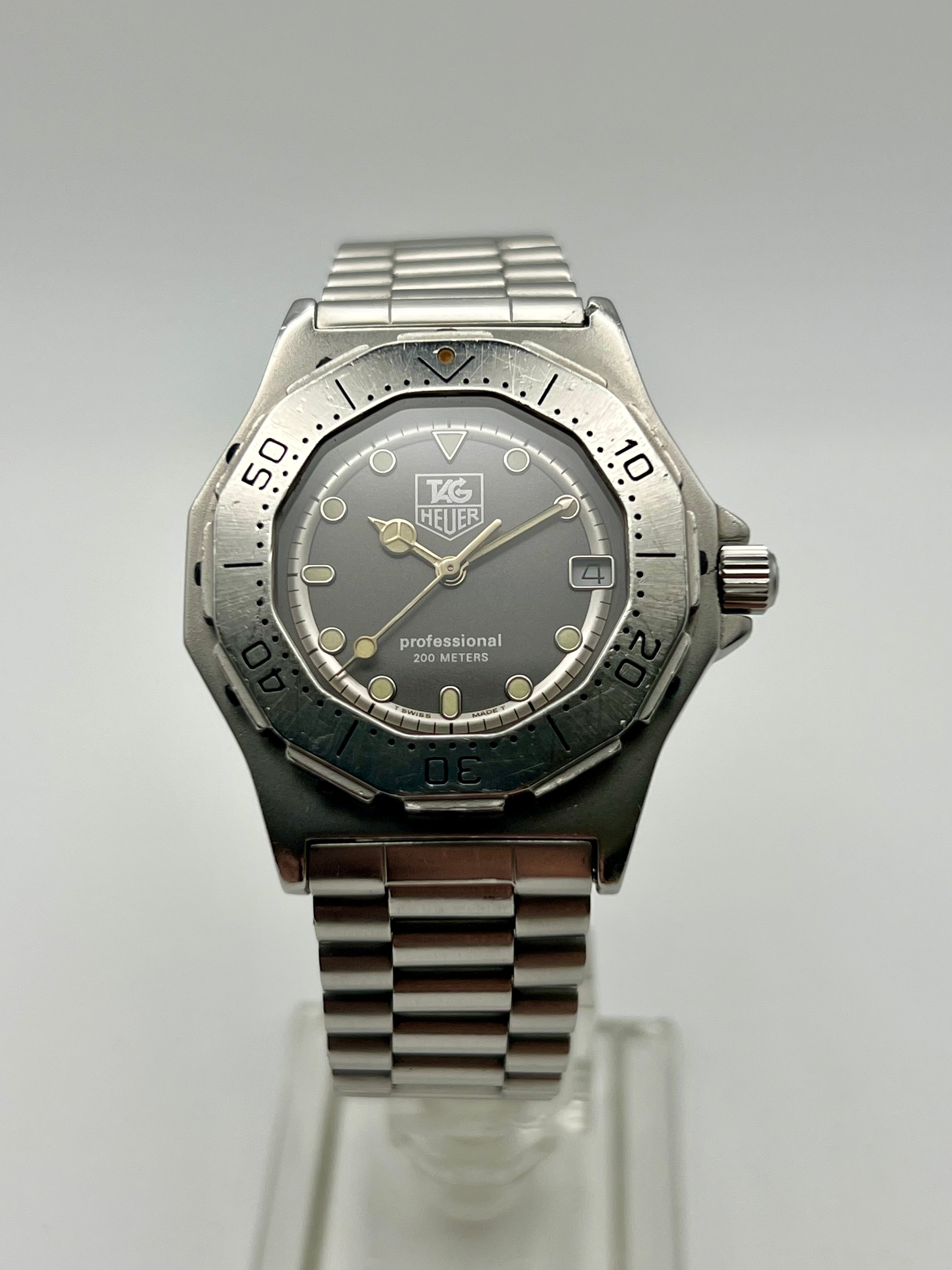 タッキー　旧ロゴ•HEUER ホイヤー3000 932.213ヴィンテージ Tag Heuer Professional 3000 Ref. 932.213 – Frame Watch Works