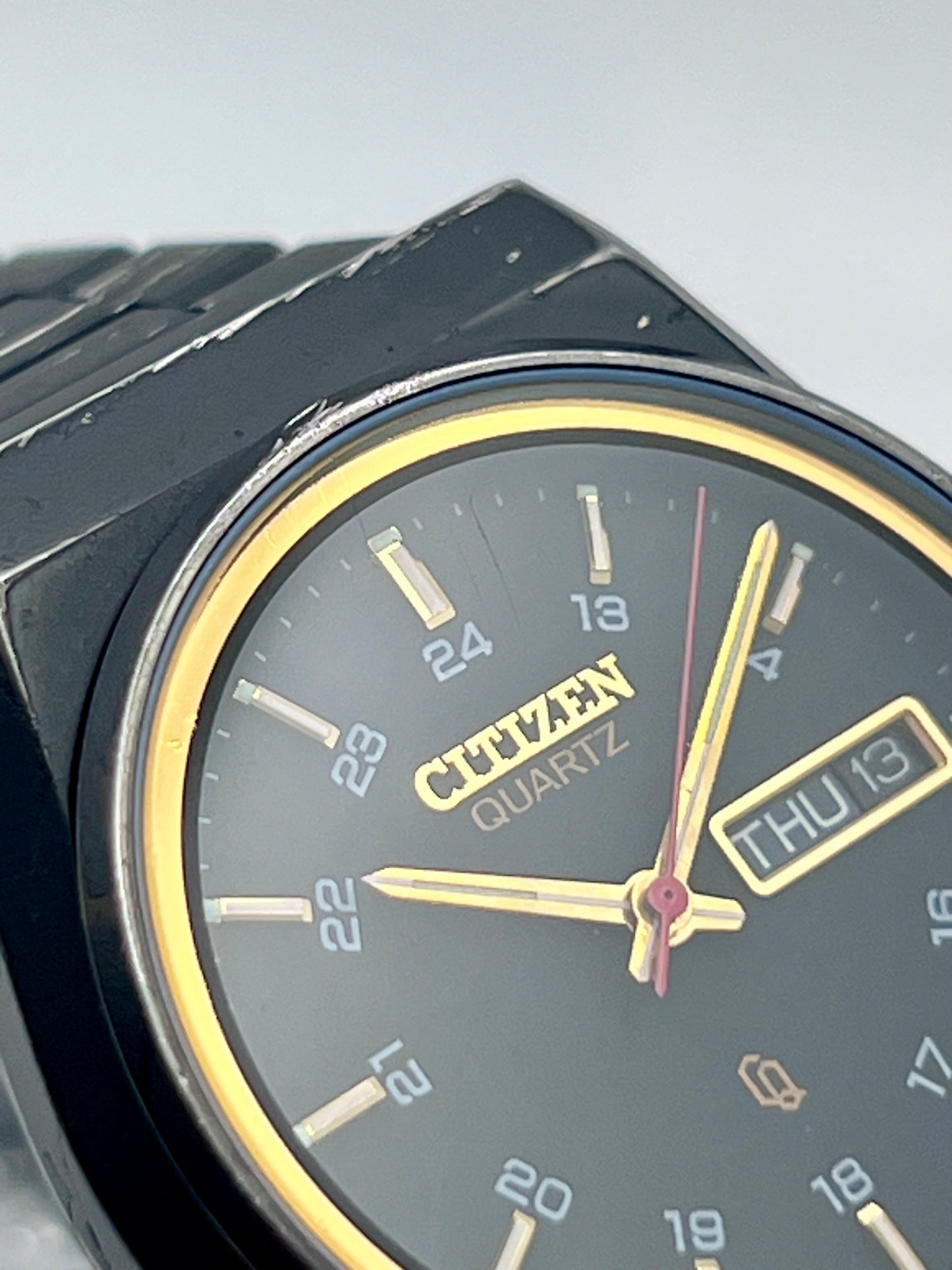 1986 Mens Citizen CQ PVD 3801-899881SMK Quartz