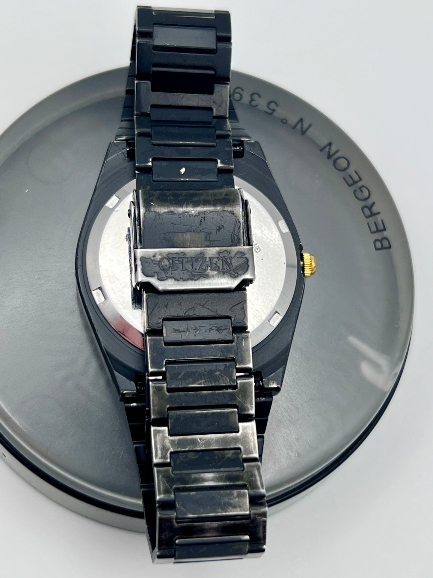 1986 Mens Citizen CQ PVD 3801-899881SMK Quartz