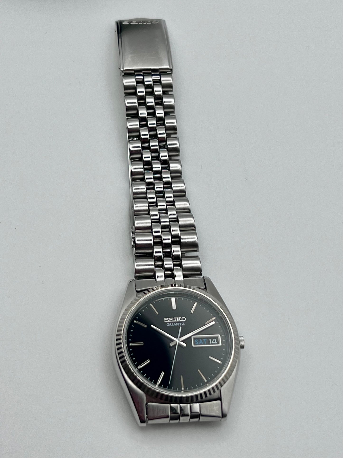 1994 Seiko 7N43-8A40 Quartz Black Dial