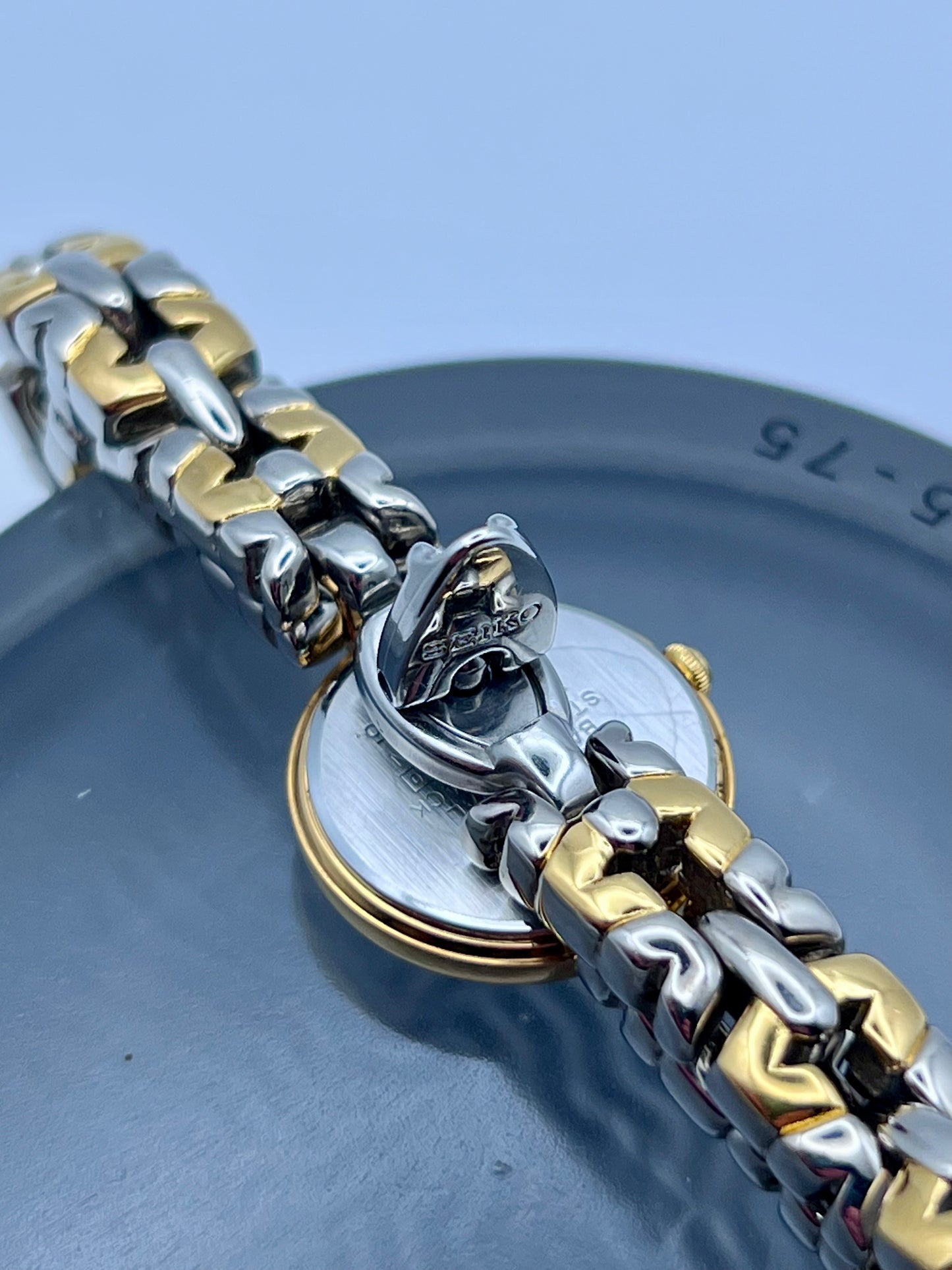 1995 Ladies Seiko 1N00-1C70 Two-Tone Bracelet Quartz