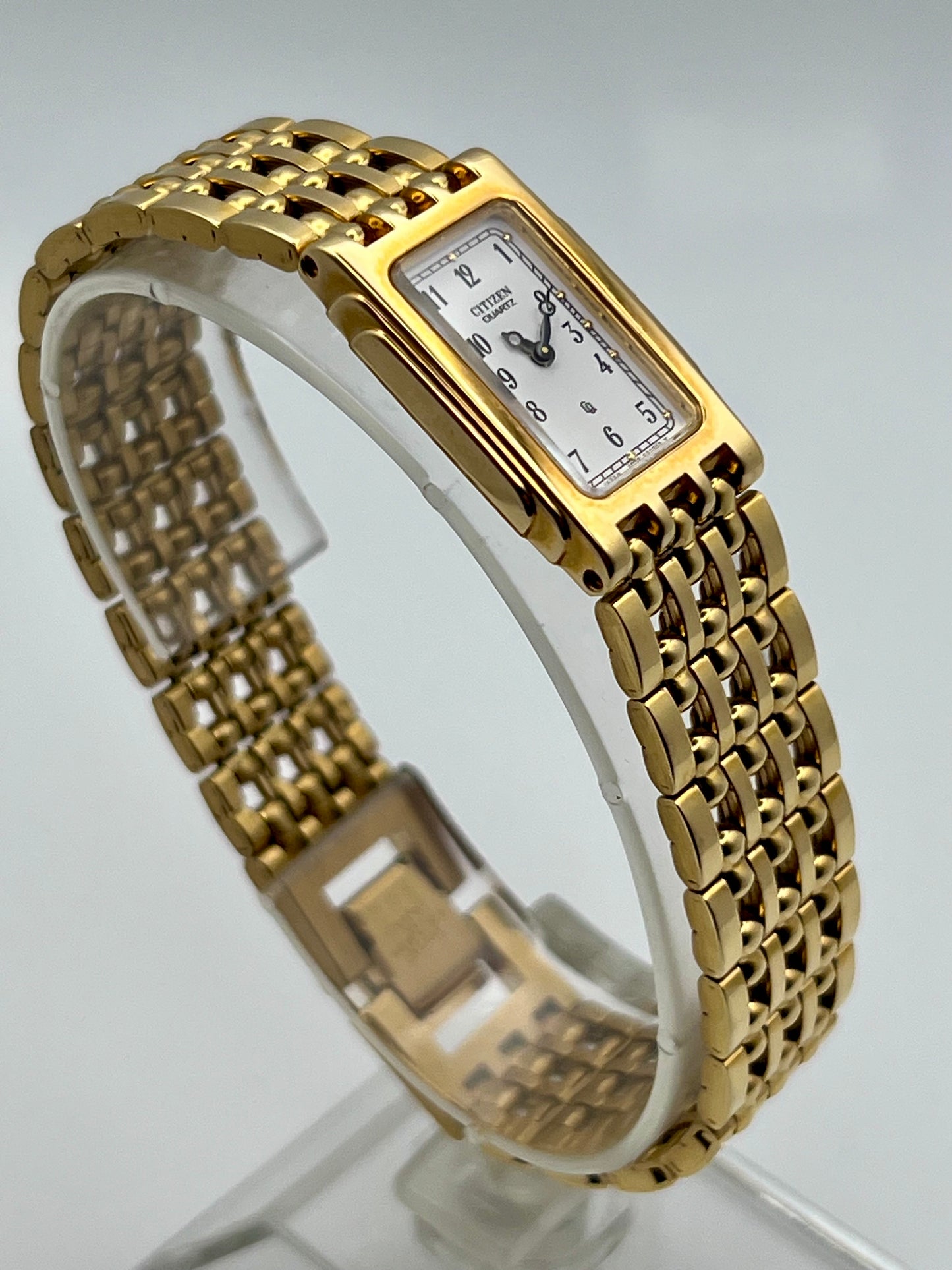 1997 Ladies Citizen 2200-229142 Quartz Gold Tone Tank Near Mint