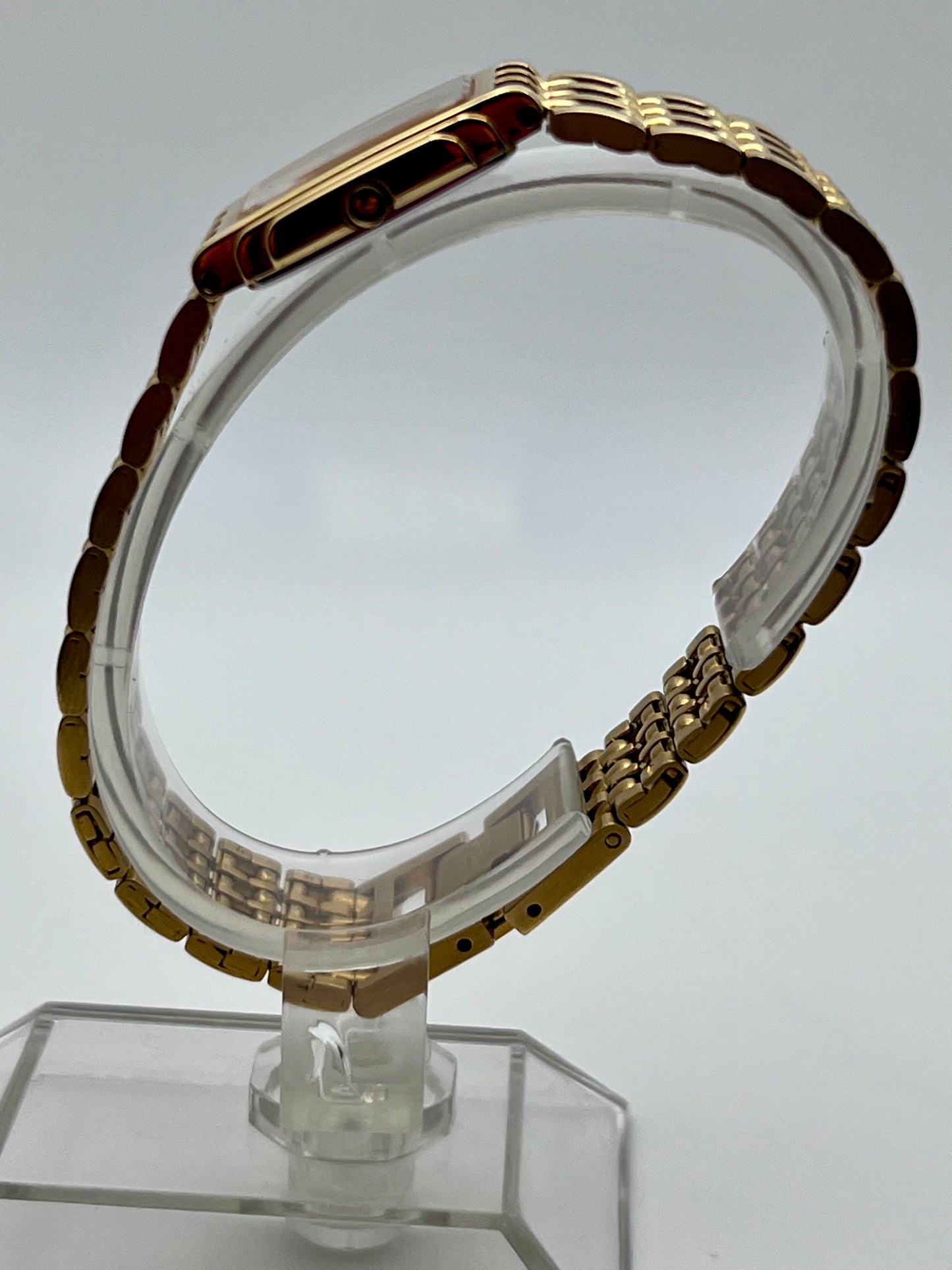 1997 Ladies Citizen 2200-229142 Quartz Gold Tone Tank Near Mint