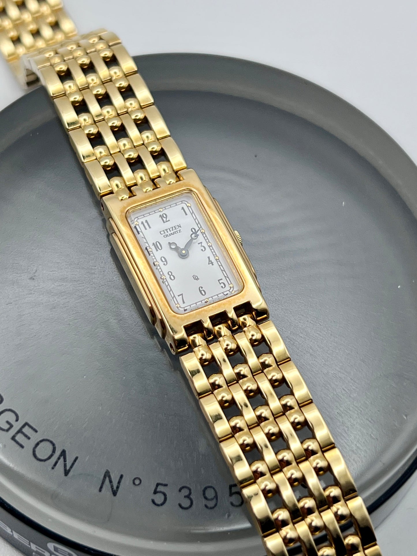 1997 Ladies Citizen 2200-229142 Quartz Gold Tone Tank Near Mint