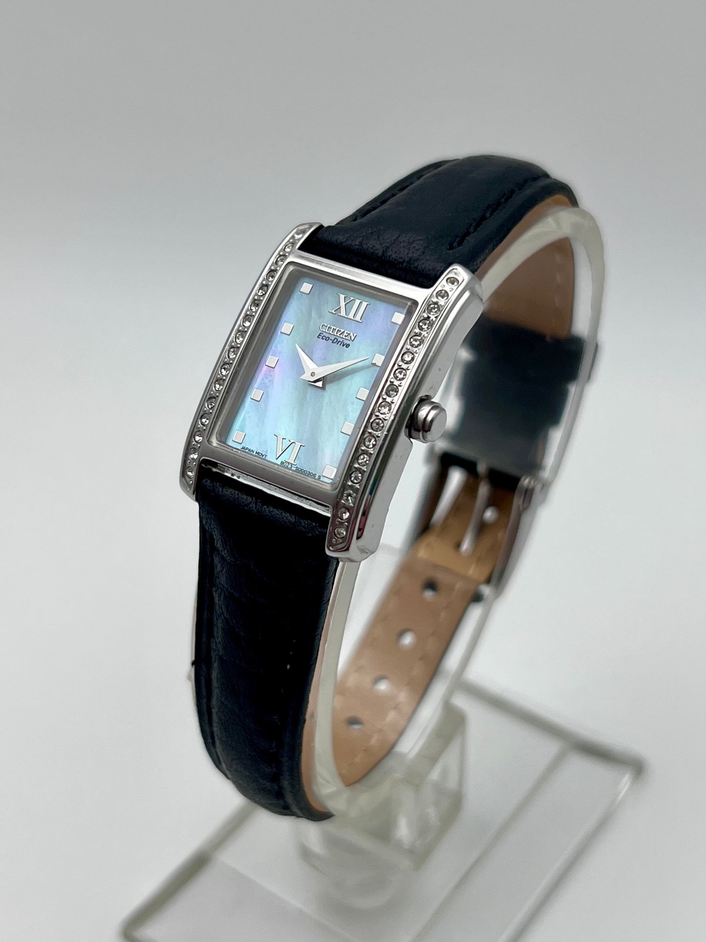 2011 Womens Mother of Pearl Citizen Eco-Drive B023-S000220