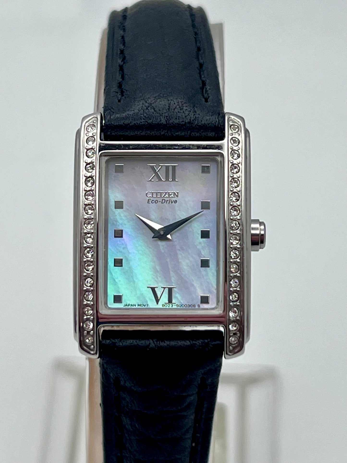 2011 Womens Mother of Pearl Citizen Eco-Drive B023-S000220