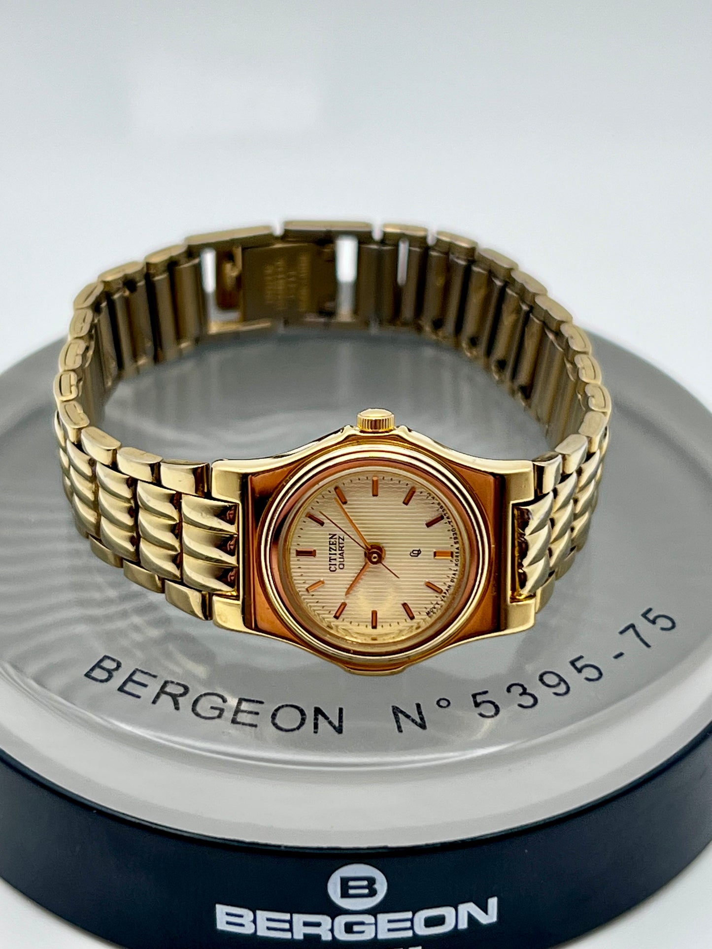 2002 Womens Citizen 5930-T15774 CQ Gold Tone