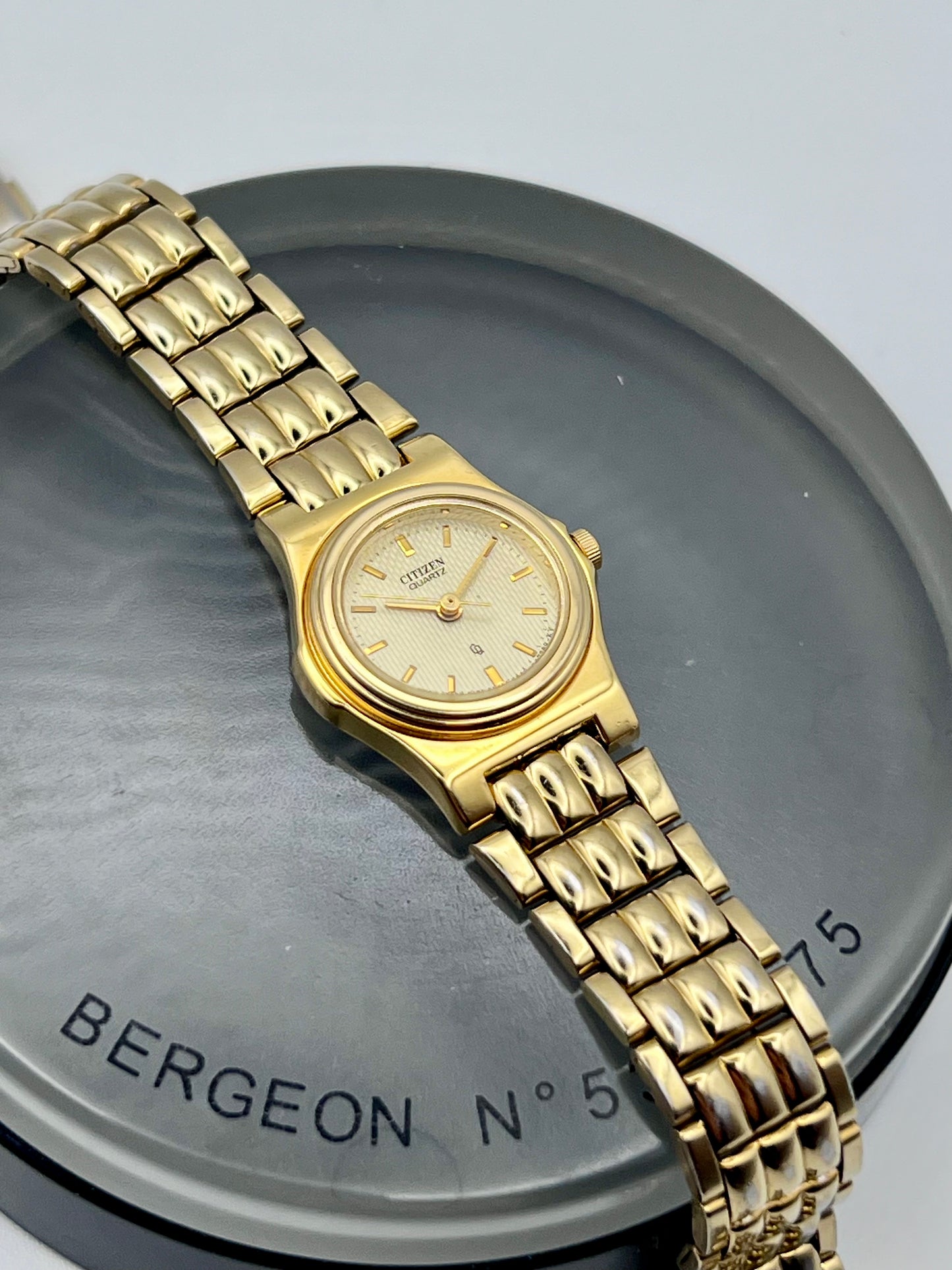 2002 Womens Citizen 5930-T15774 CQ Gold Tone