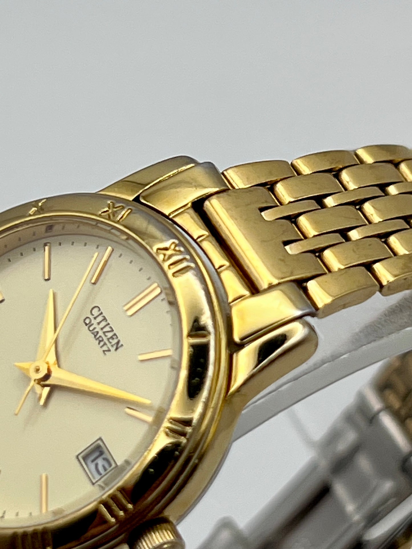 2002 Womens Citizen 1012-K13131 Gold Tone