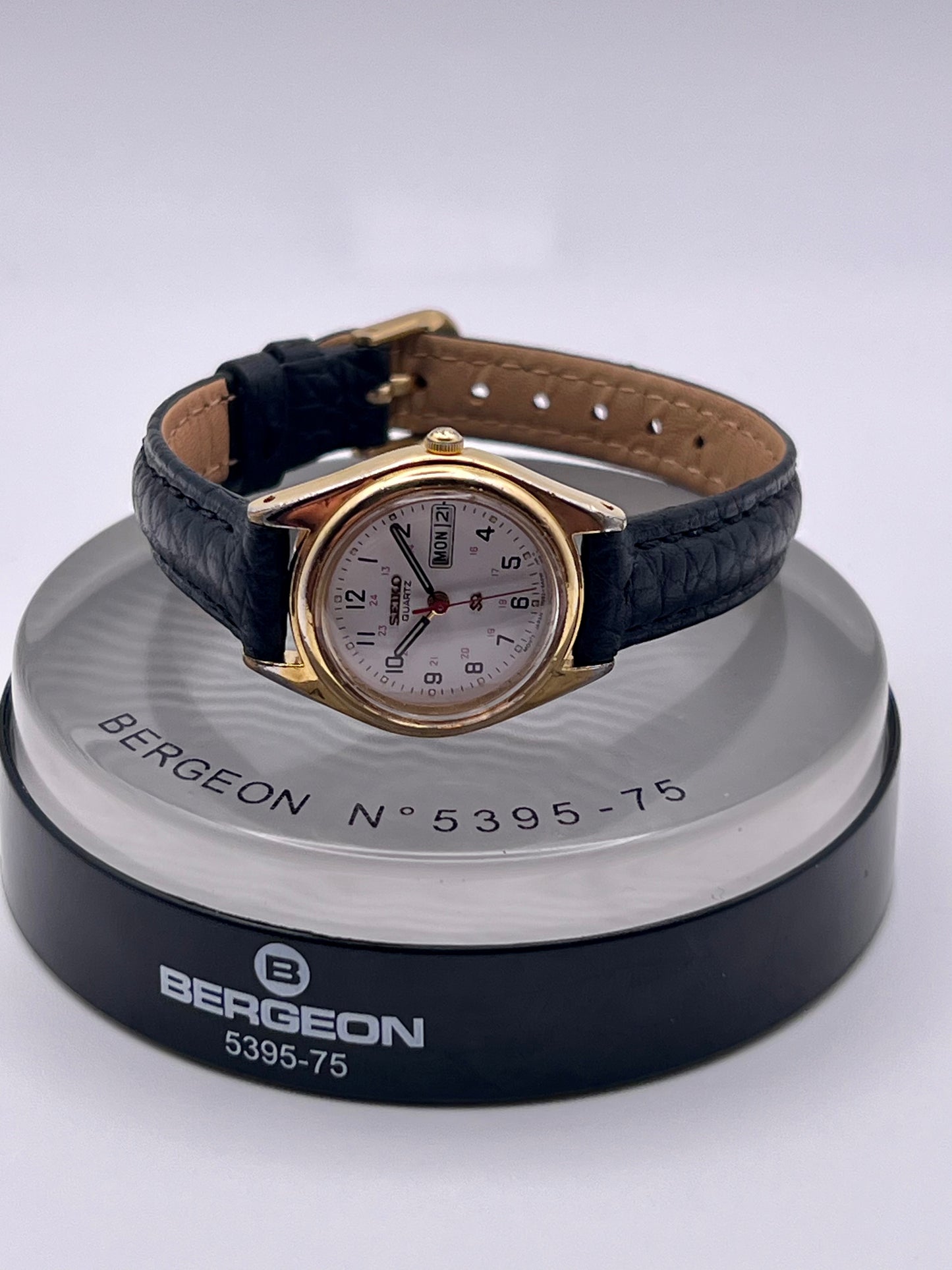 1992 Womens Seiko 7N83-6A09 SQ