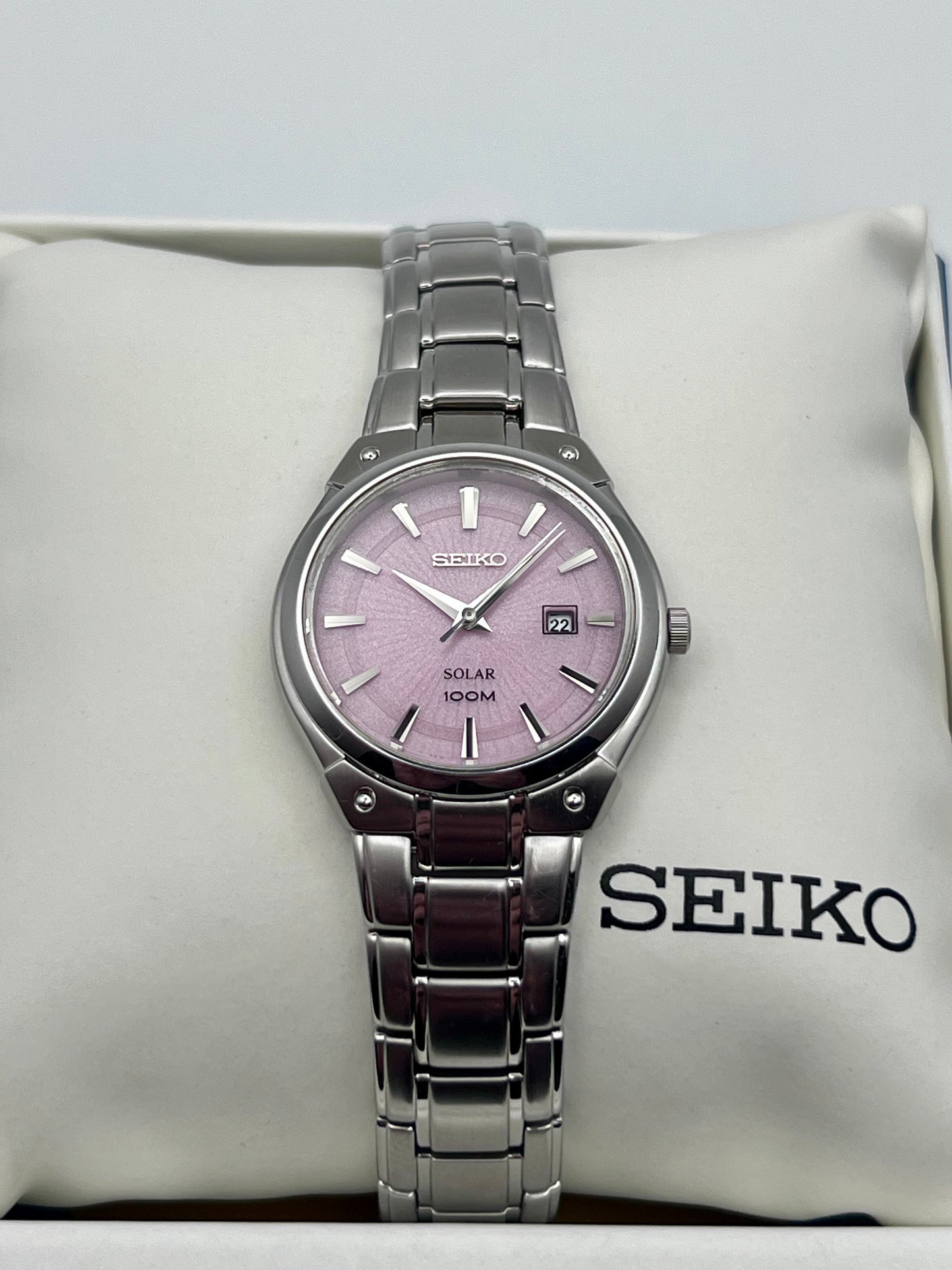 2013 Womens Pink Seiko Solar V137-0AY0 with Box and Papers