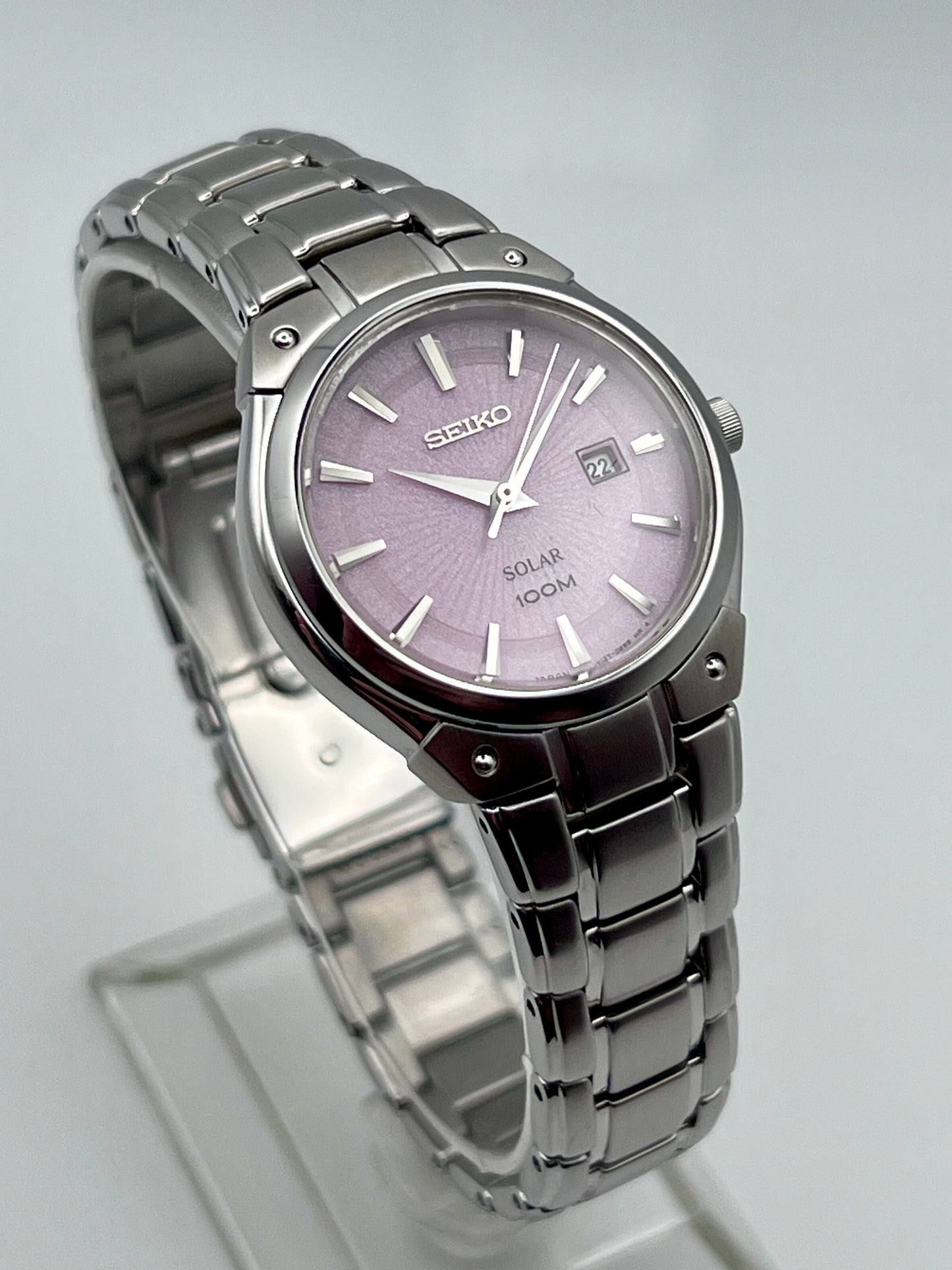2013 Womens Pink Seiko Solar V137-0AY0 with Box and Papers