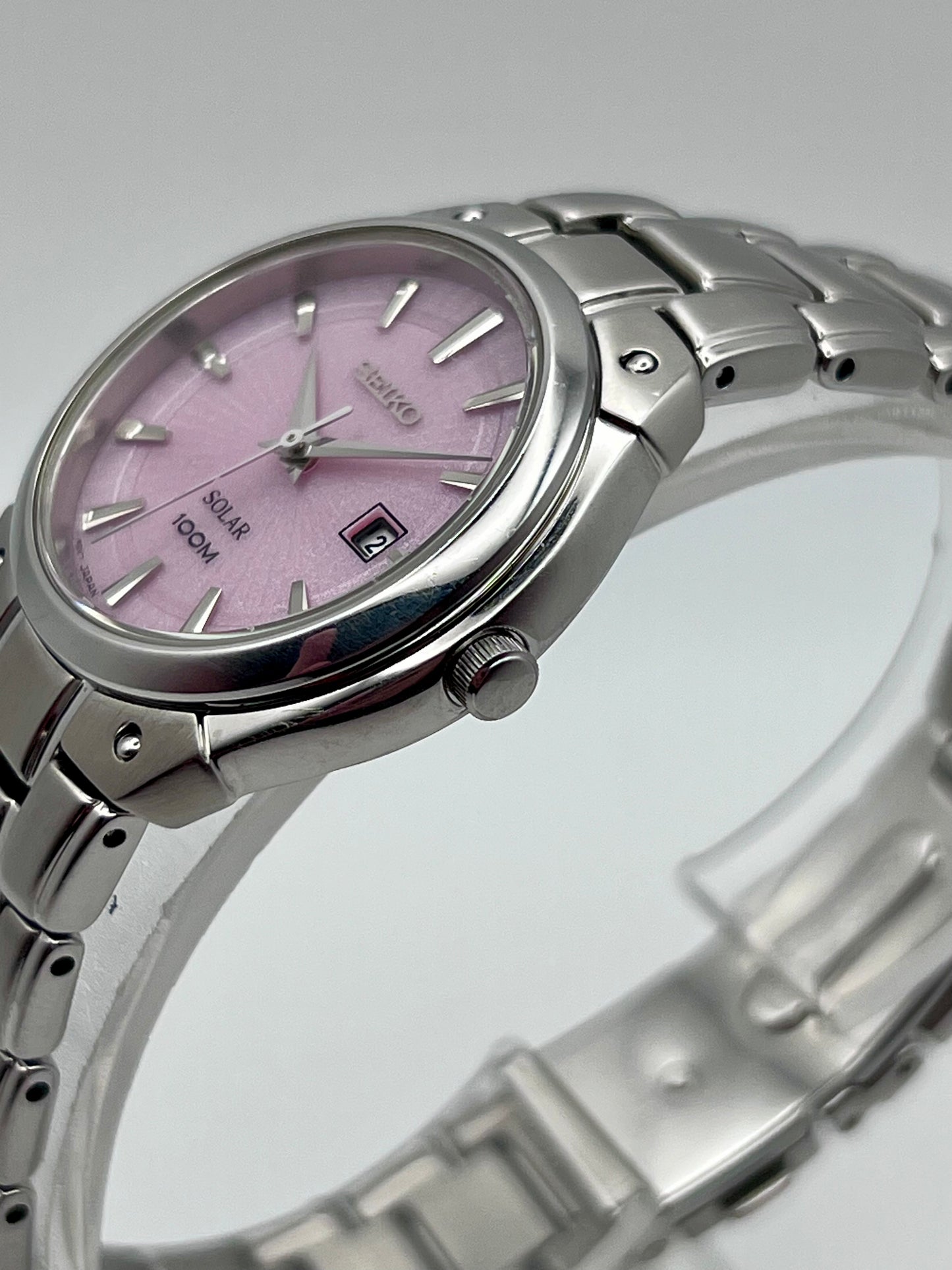 2013 Womens Pink Seiko Solar V137-0AY0 with Box and Papers