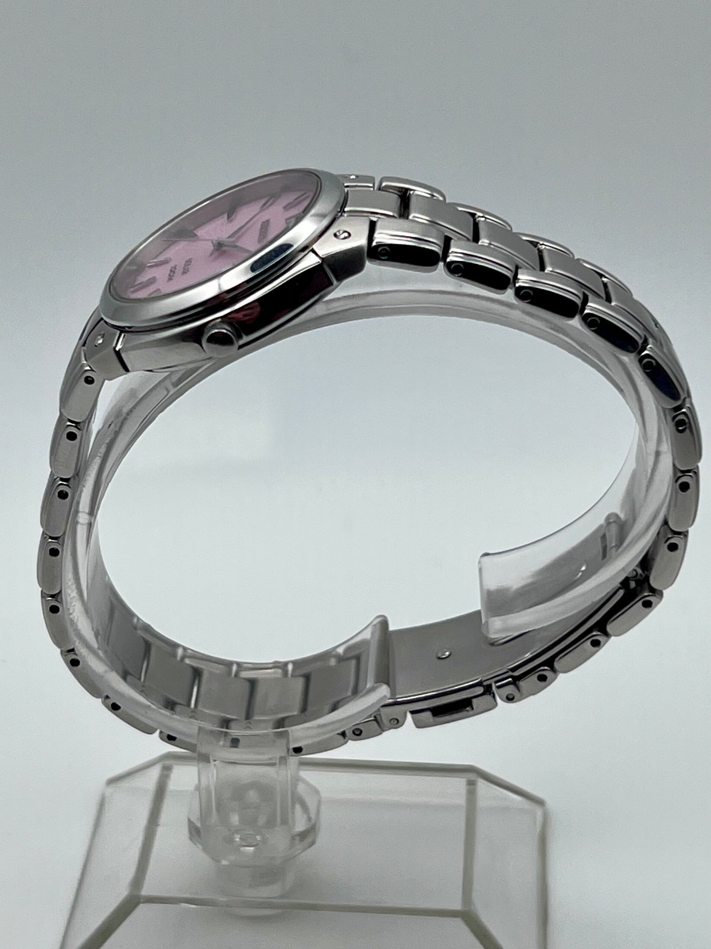 2013 Womens Pink Seiko Solar V137-0AY0 with Box and Papers