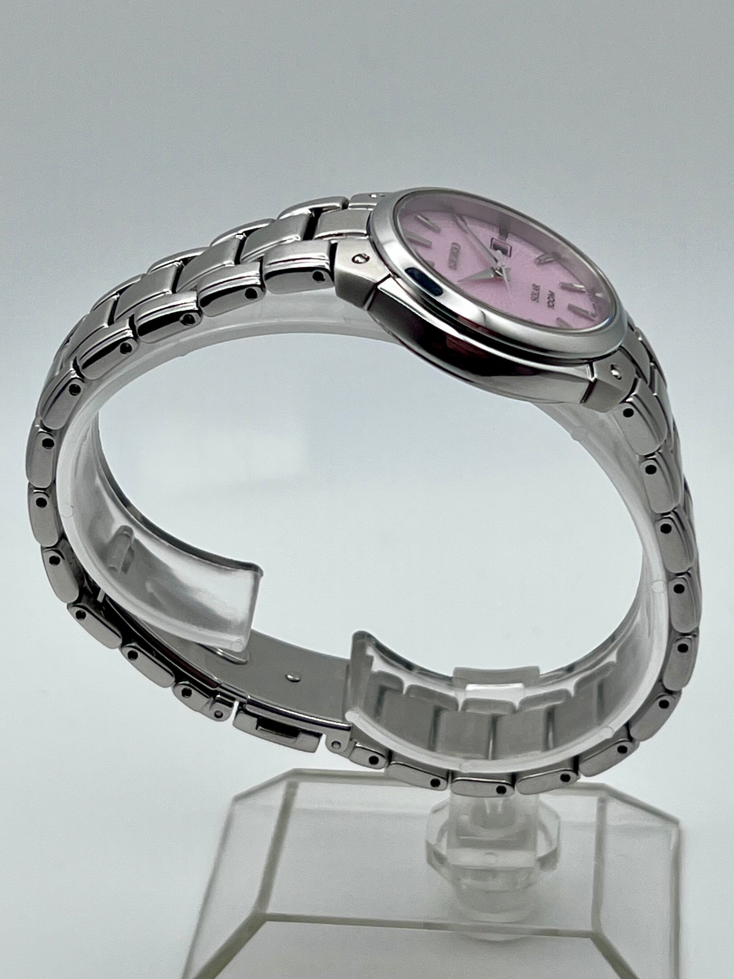 2013 Womens Pink Seiko Solar V137-0AY0 with Box and Papers