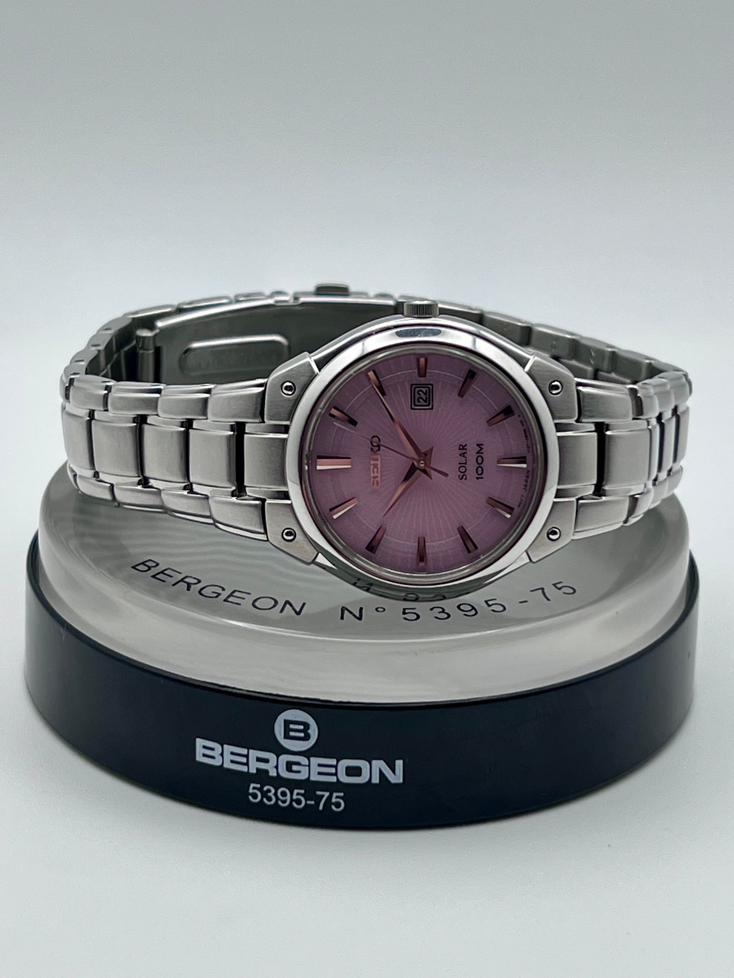 2013 Womens Pink Seiko Solar V137-0AY0 with Box and Papers