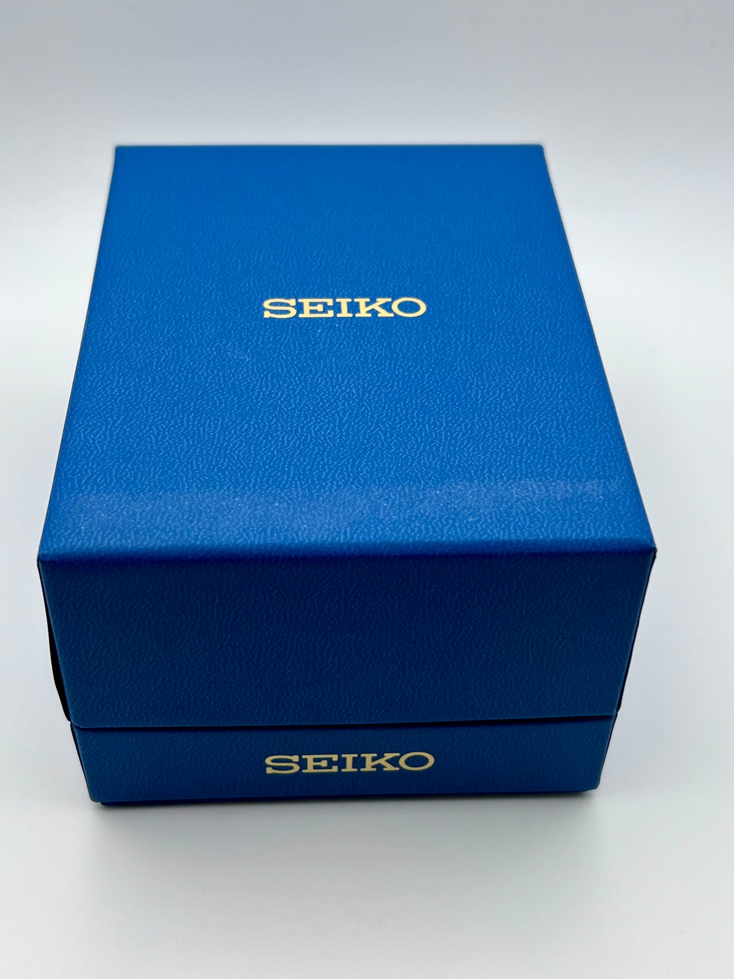 2013 Womens Pink Seiko Solar V137-0AY0 with Box and Papers